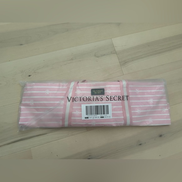 NWT Victoria’s Secret Pink/White Tote - Picture 9 of 11